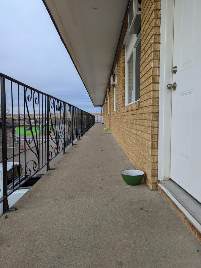 Riverside Motel Medicine Hat Eksteriør bilde
